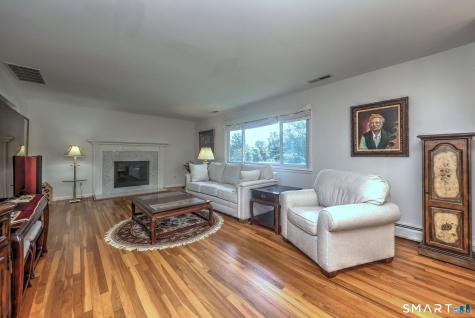 31 Paugussett Road Newtown CT 06482