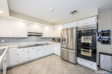 26 Dorchester Lane Branford CT 06405
