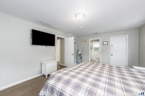 26 Dorchester Lane Branford CT 06405