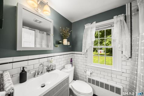 19 Westwood Drive Simsbury CT 06070