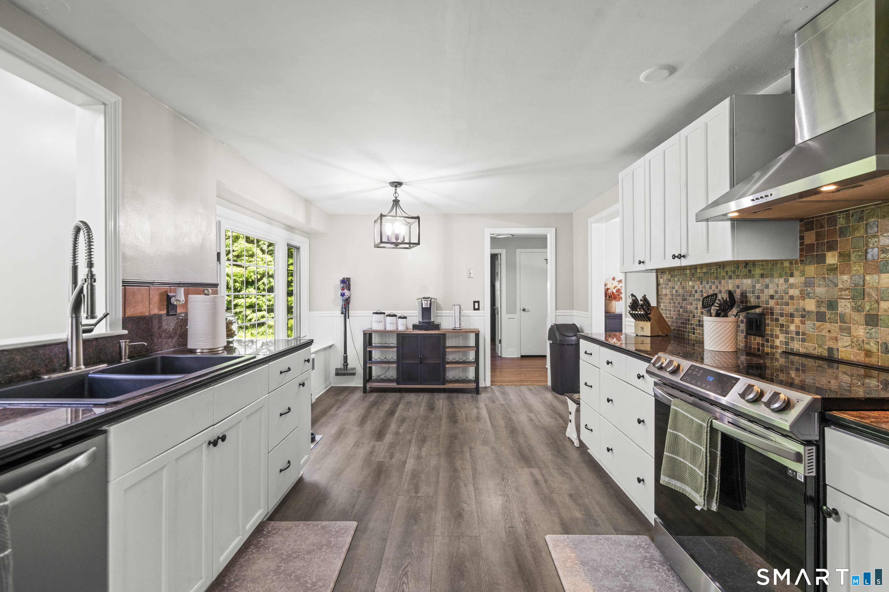 19 Westwood Drive Simsbury CT 06070