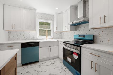 146 Black Point Road East Lyme CT 06357