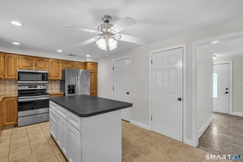 1591 Main Street Newington CT 06111