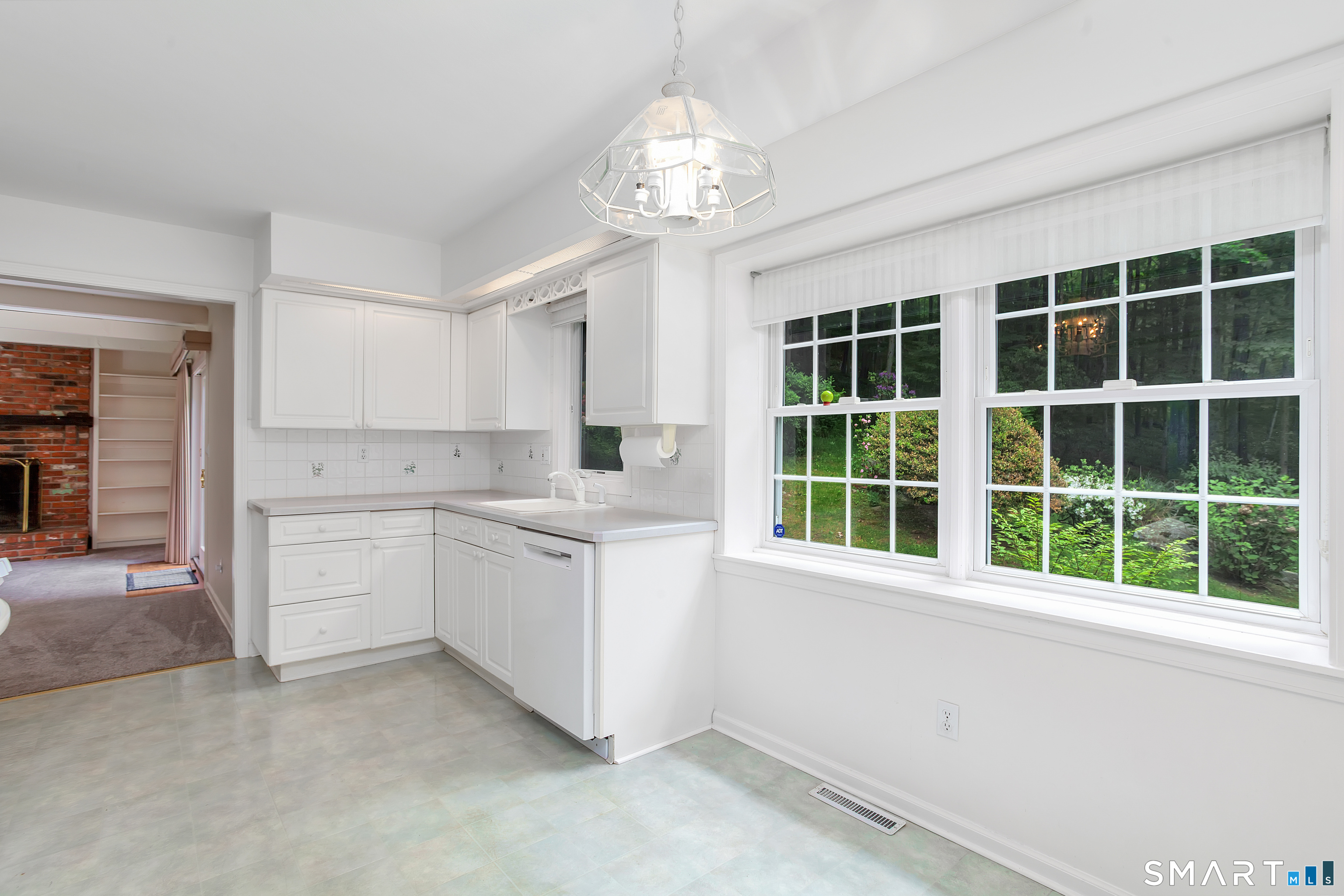 29 Hungry Hill Circle Guilford CT 06437