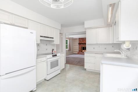 29 Hungry Hill Circle Guilford CT 06437