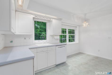 29 Hungry Hill Circle Guilford CT 06437