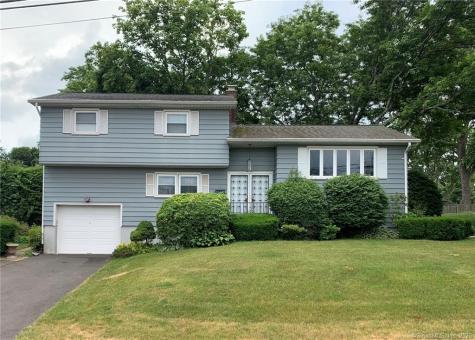 14 Cottage Grove Lane Waterbury CT 06706
