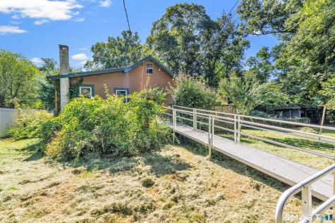606 North Madison Road Guilford CT 06437
