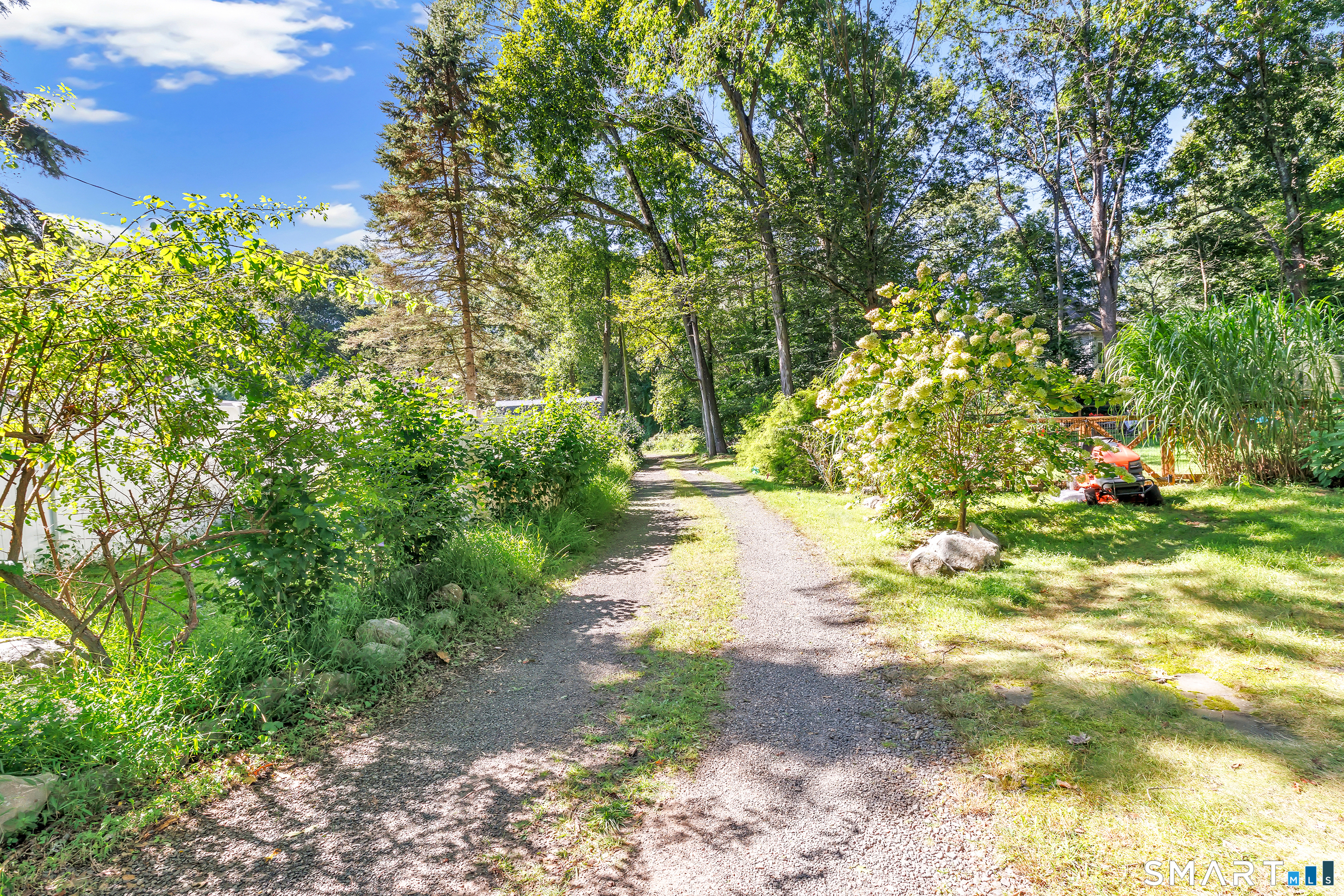606 North Madison Road Guilford CT 06437