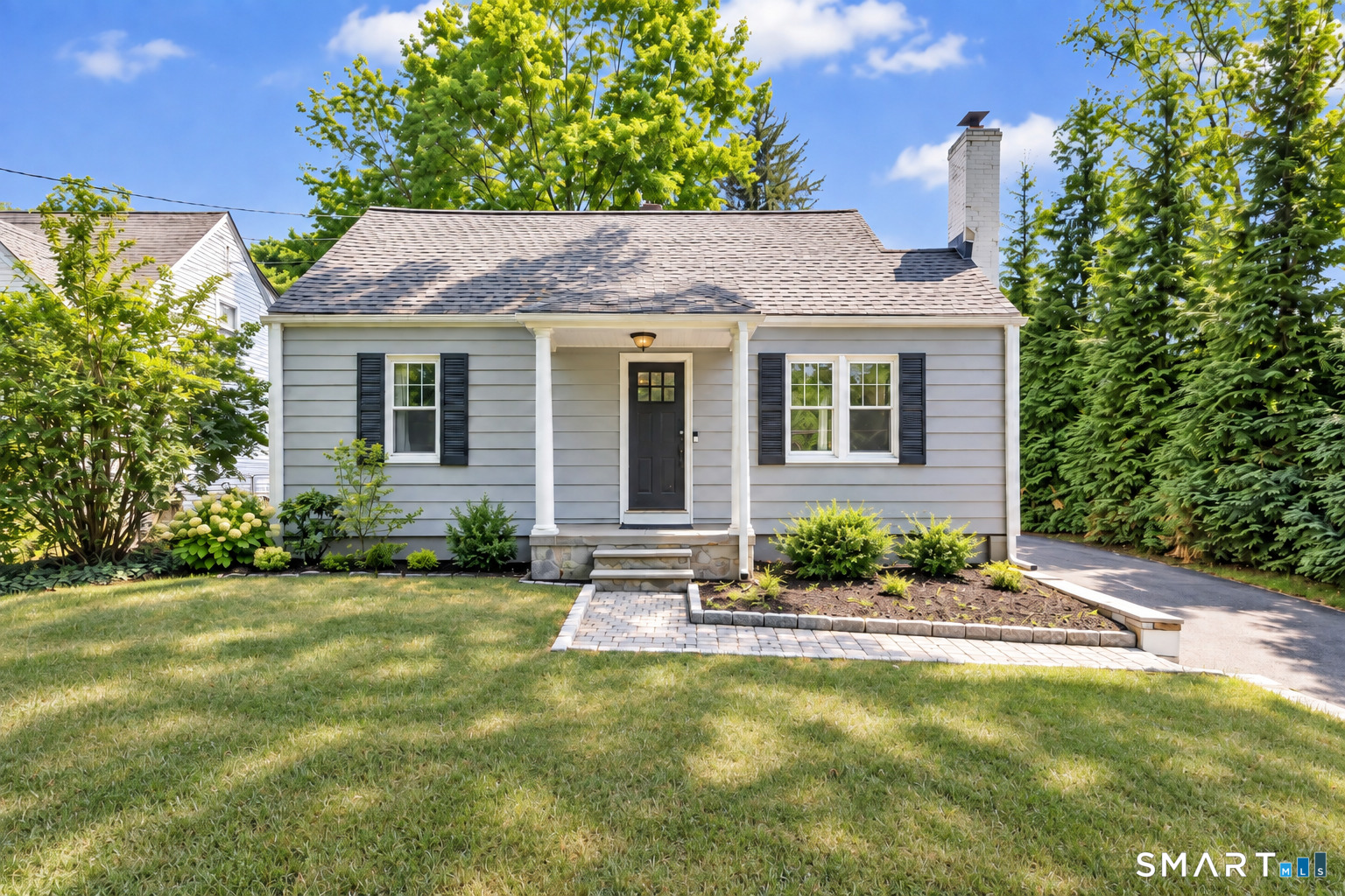 2082 Stratfield Road Fairfield CT 06825