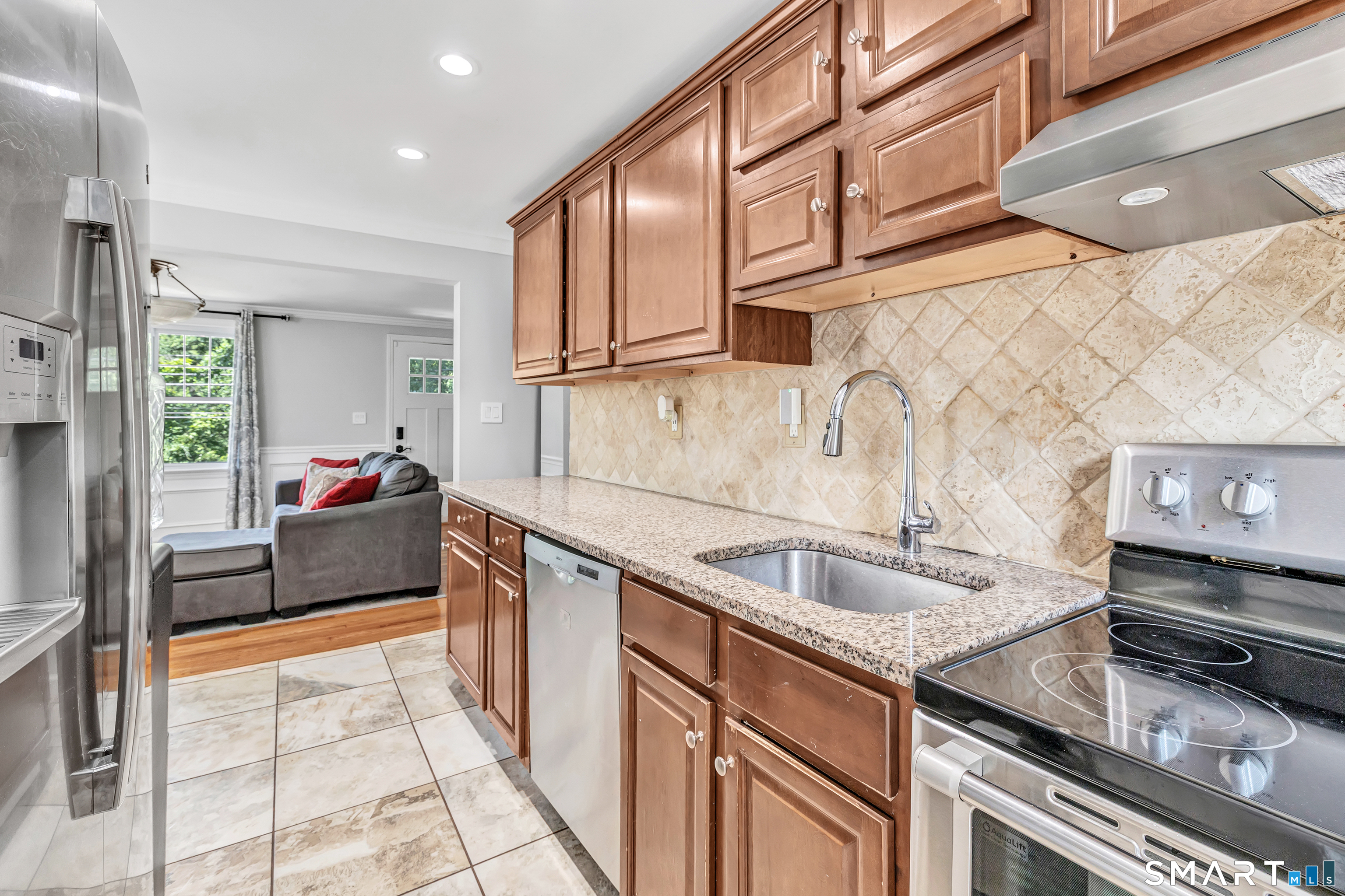 2082 Stratfield Road Fairfield CT 06825
