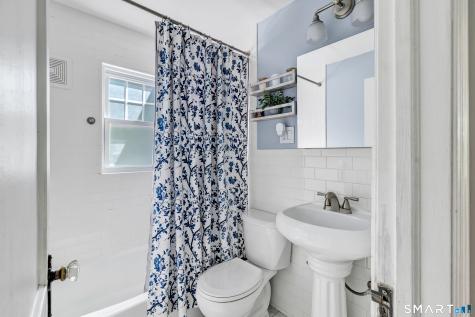 2082 Stratfield Road Fairfield CT 06825