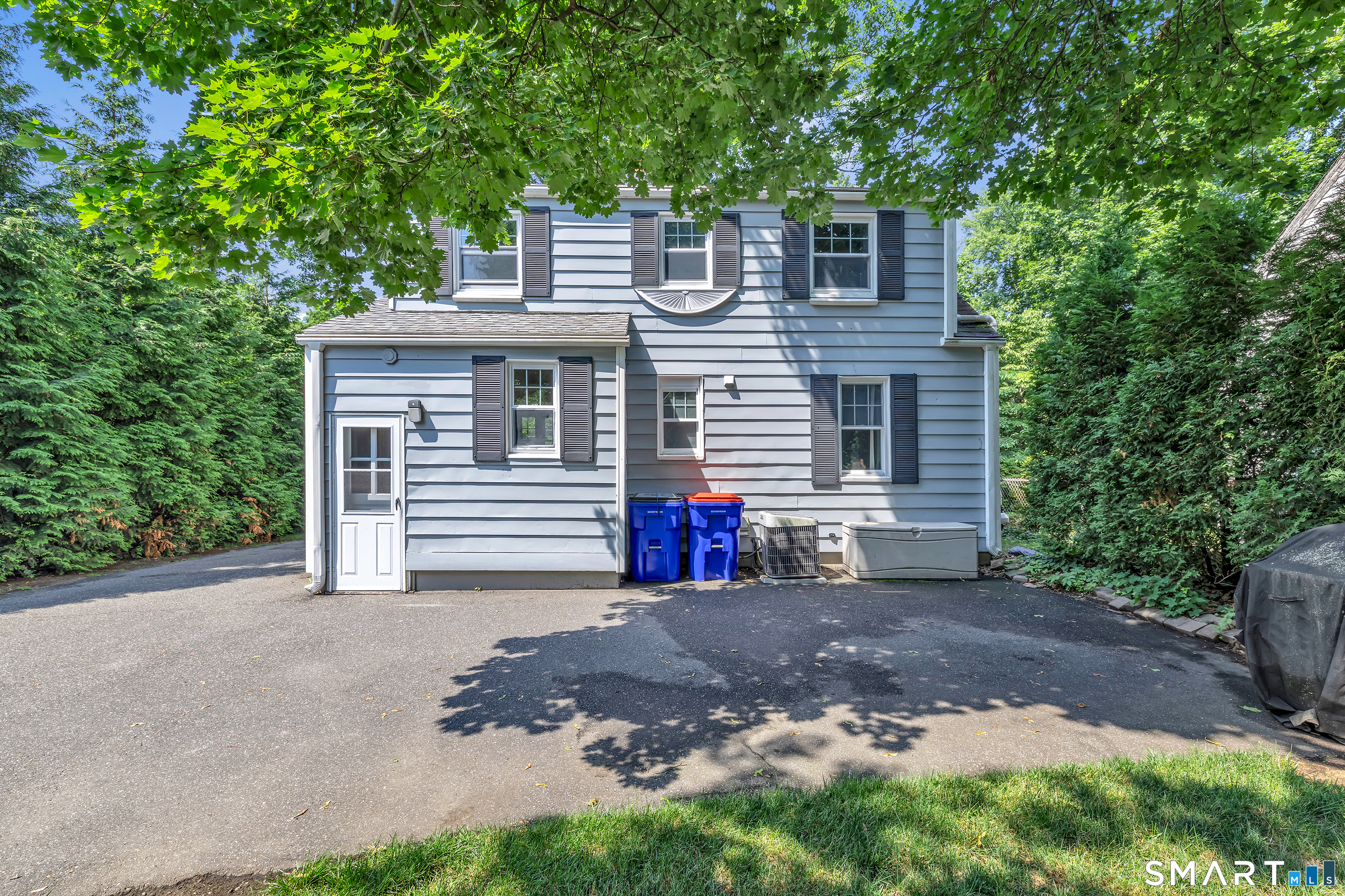 2082 Stratfield Road Fairfield CT 06825