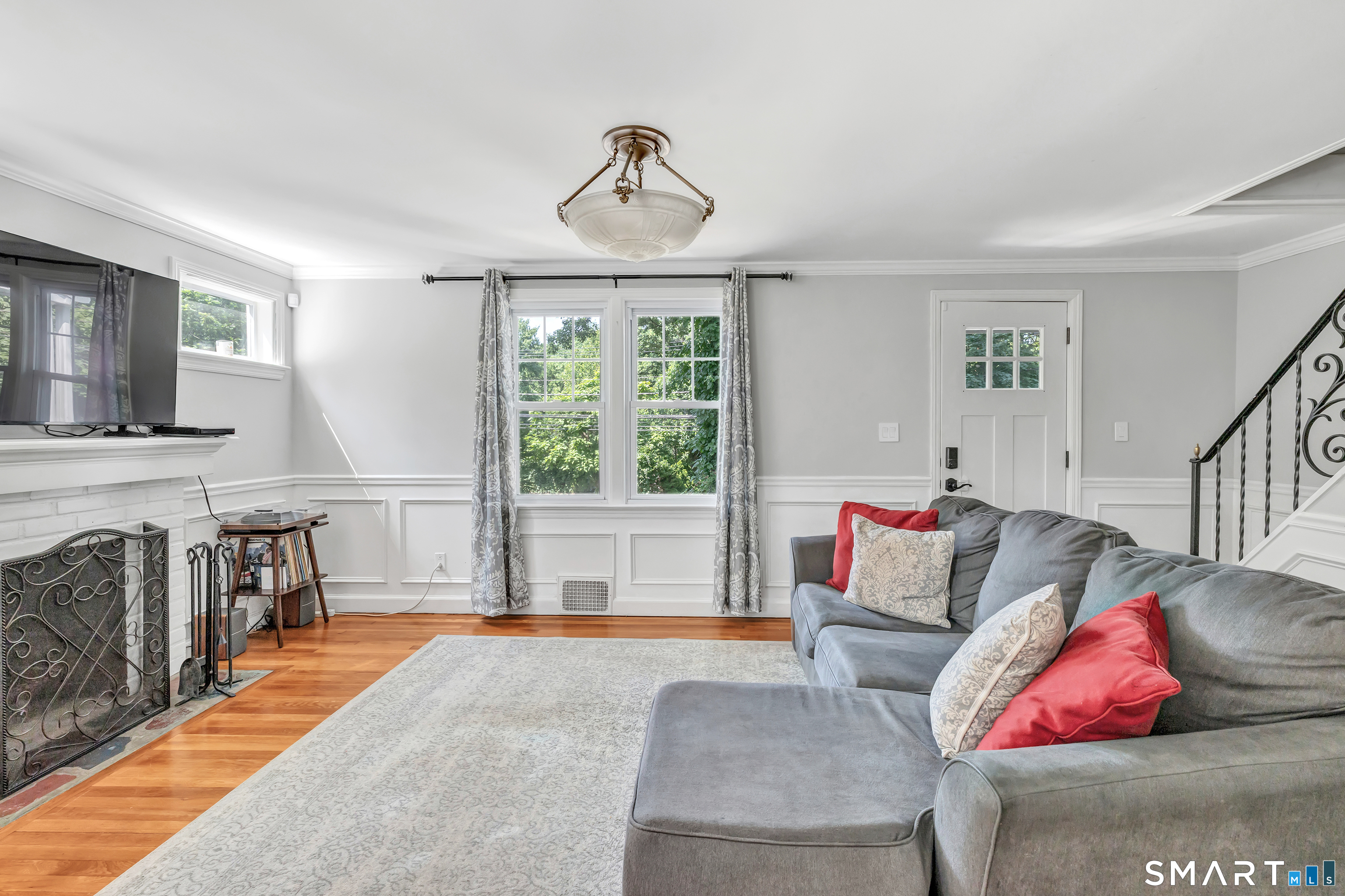 2082 Stratfield Road Fairfield CT 06825