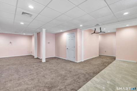 9 Fox Run Lane Seymour CT 06483