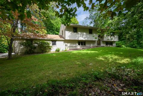 19 Willow Run Brookfield CT 06804