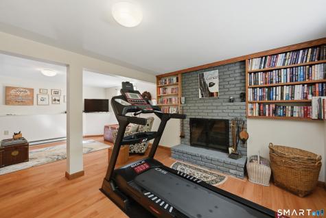 19 Willow Run Brookfield CT 06804