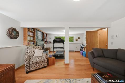19 Willow Run Brookfield CT 06804