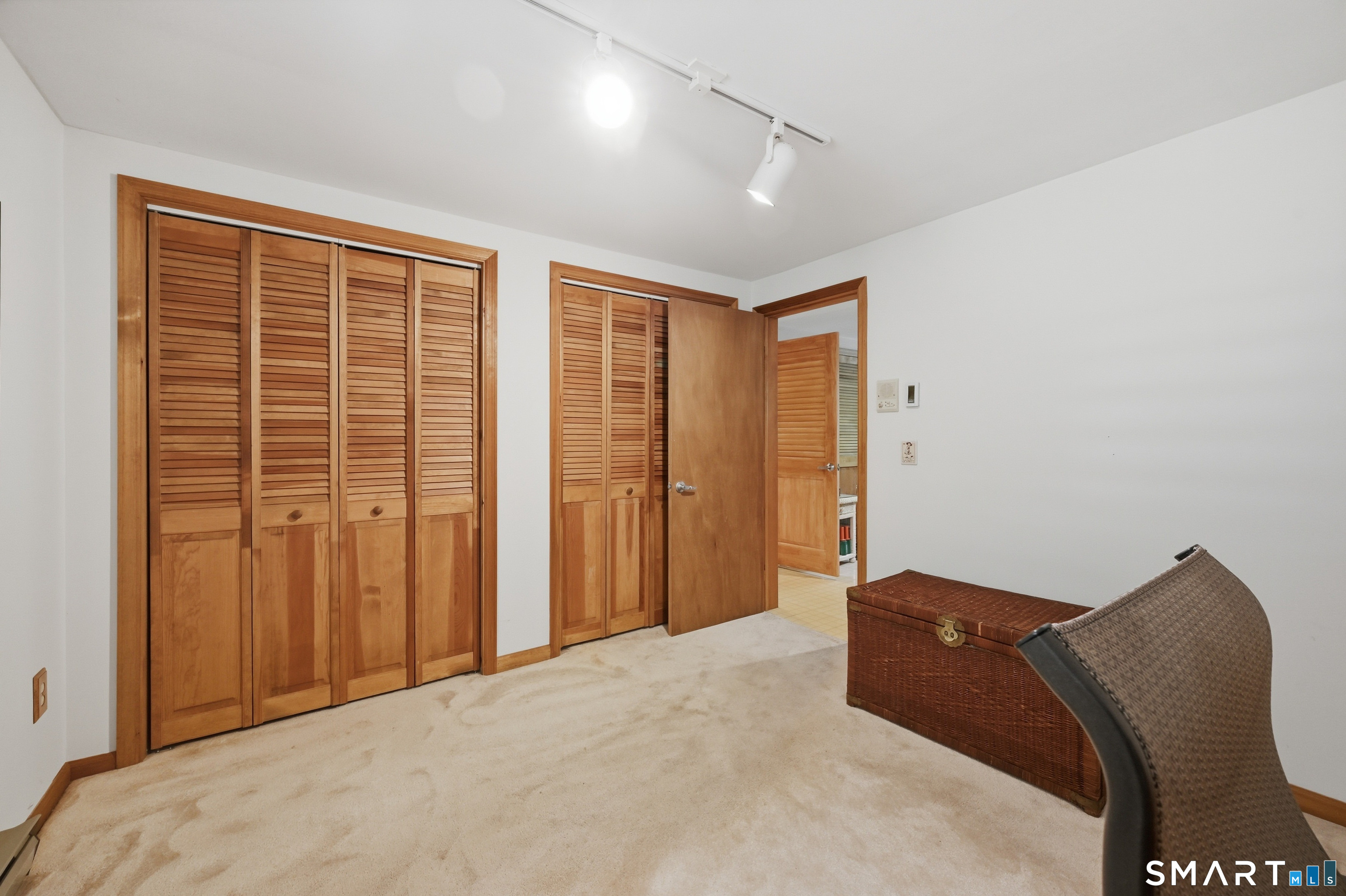 19 Willow Run Brookfield CT 06804