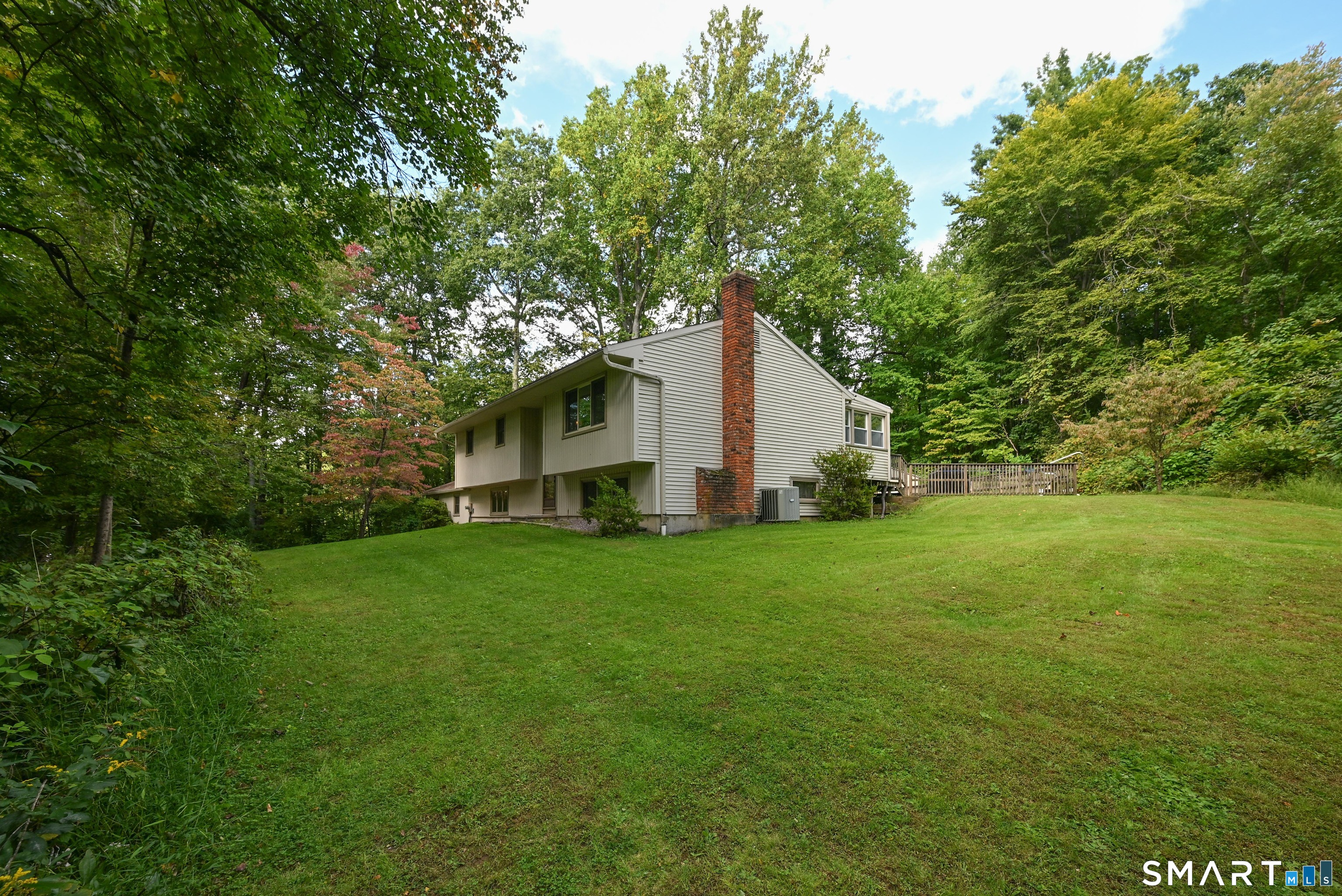 19 Willow Run Brookfield CT 06804