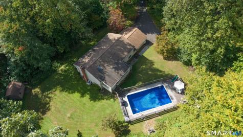 19 Willow Run Brookfield CT 06804