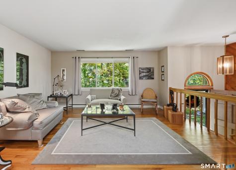19 Willow Run Brookfield CT 06804