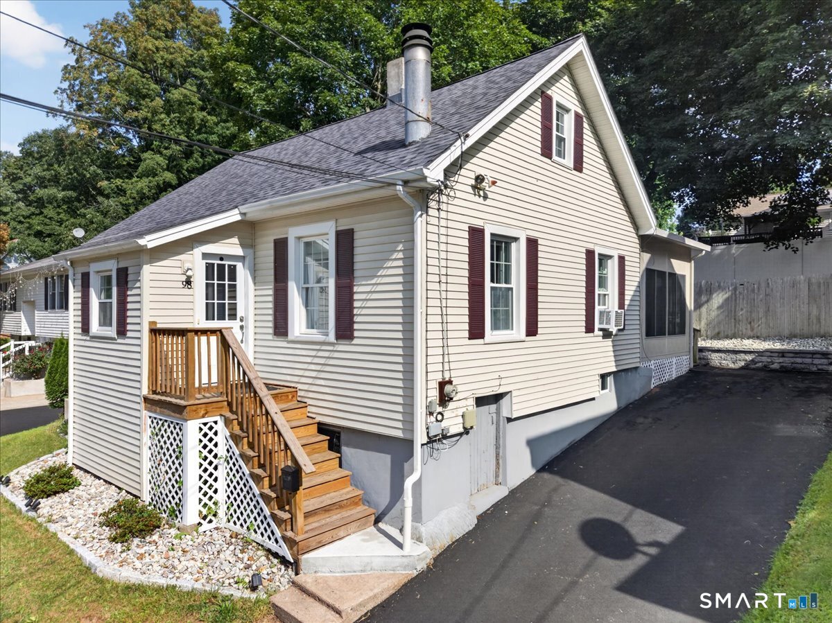 98 New Hanover Avenue Meriden CT 06451
