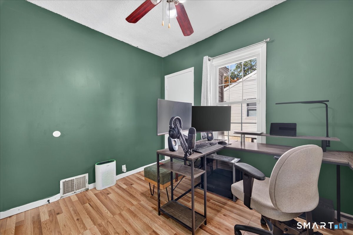 98 New Hanover Avenue Meriden CT 06451