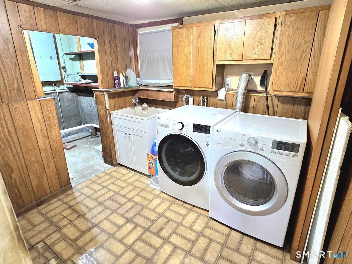 4 Echo Lane West Hartford CT 06107