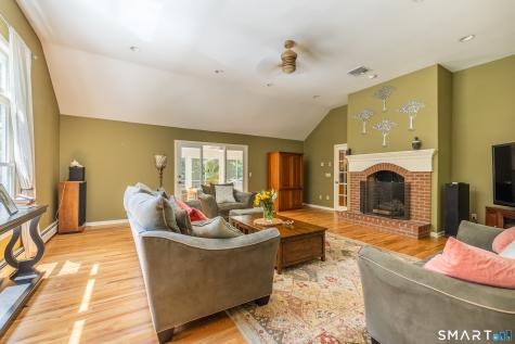 17 Sweet Meadow Road Newtown CT 06470