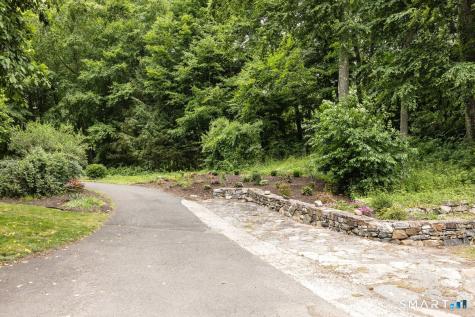 17 Sweet Meadow Road Newtown CT 06470