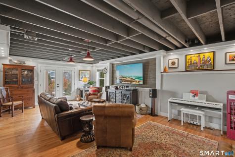 25 Harbor Street Branford CT 06405