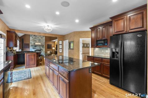 12 Logans Way Danbury CT 06811