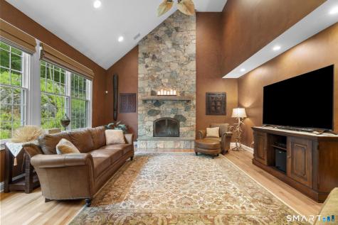 12 Logans Way Danbury CT 06811