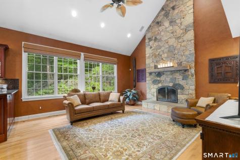 12 Logans Way Danbury CT 06811