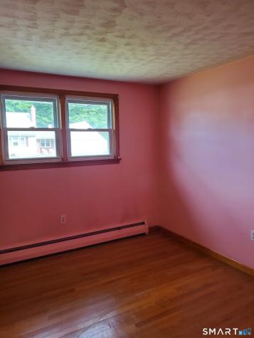 8 Rosanne Street Enfield CT 06082