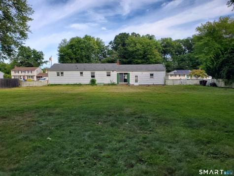 8 Rosanne Street Enfield CT 06082