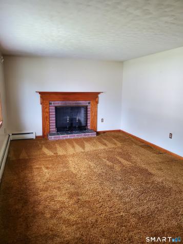 8 Rosanne Street Enfield CT 06082