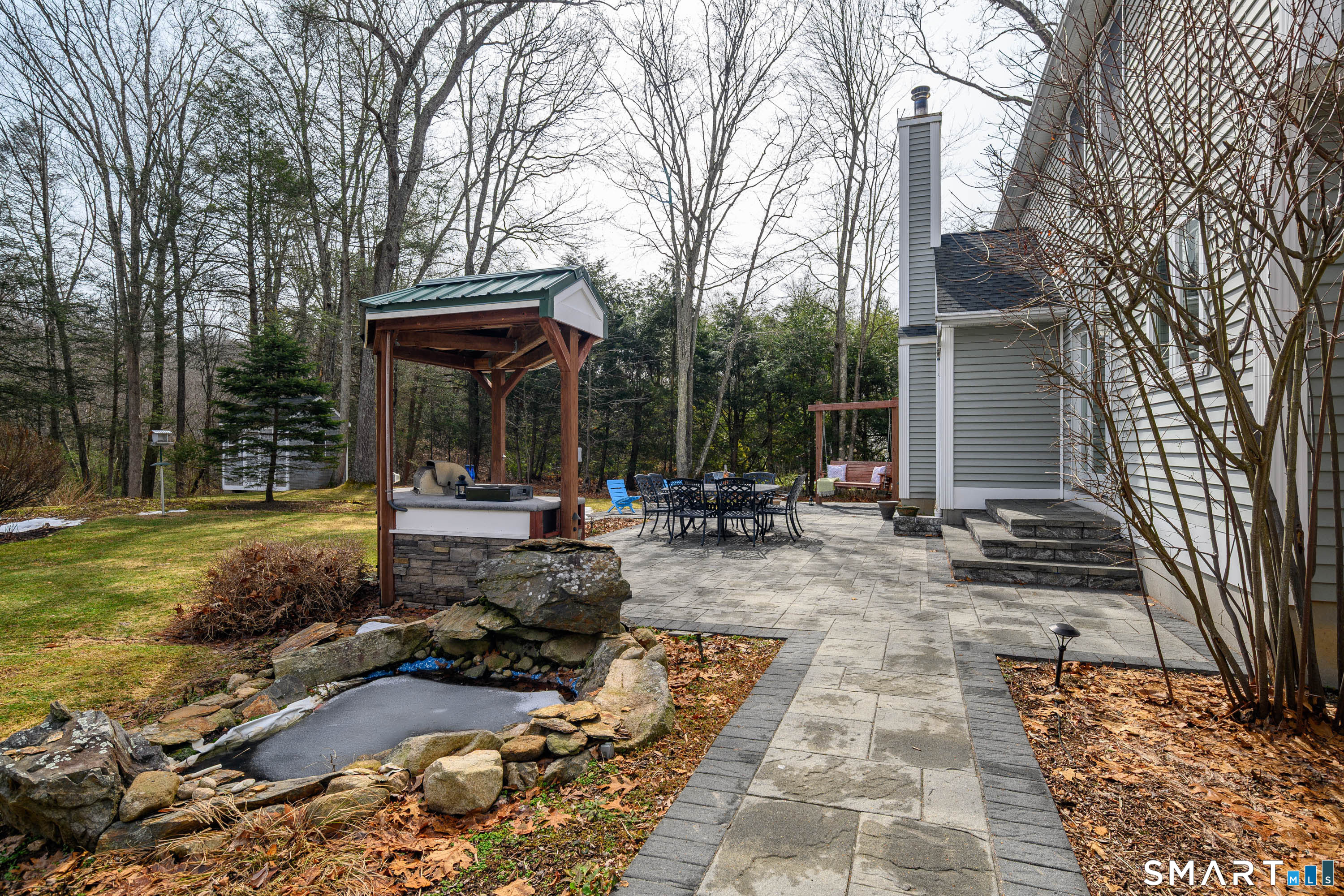 10 Sweetbriar Lane Newtown CT 06482