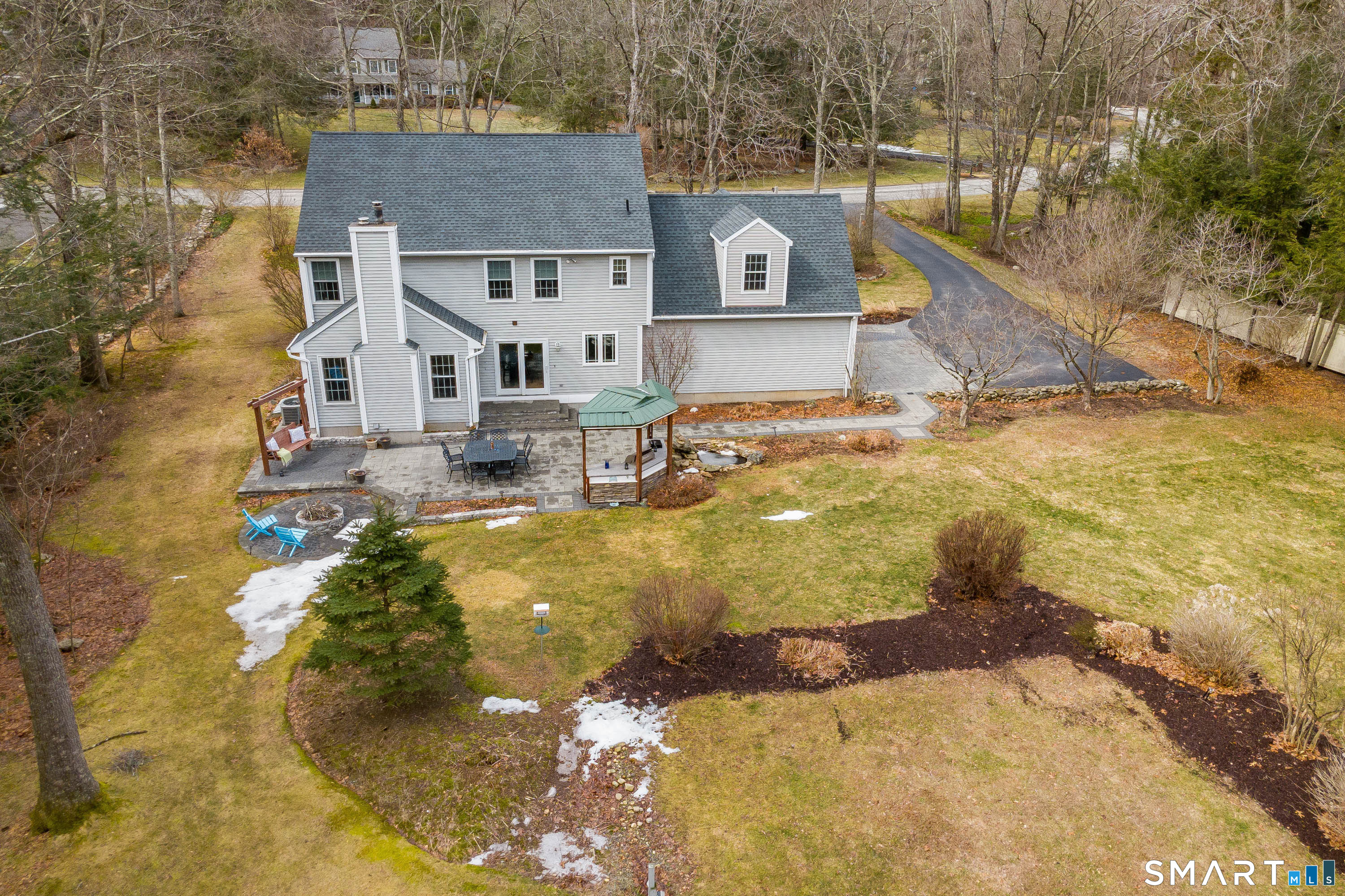 10 Sweetbriar Lane Newtown CT 06482