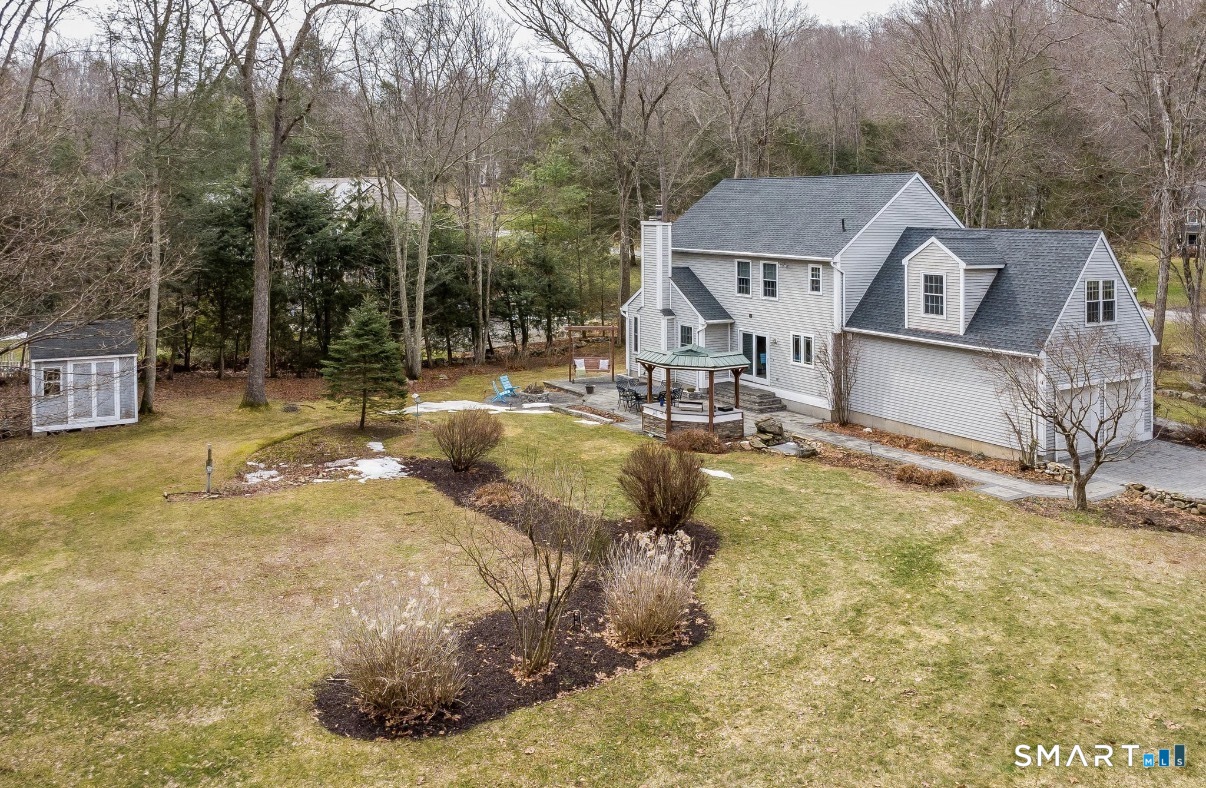 10 Sweetbriar Lane Newtown CT 06482