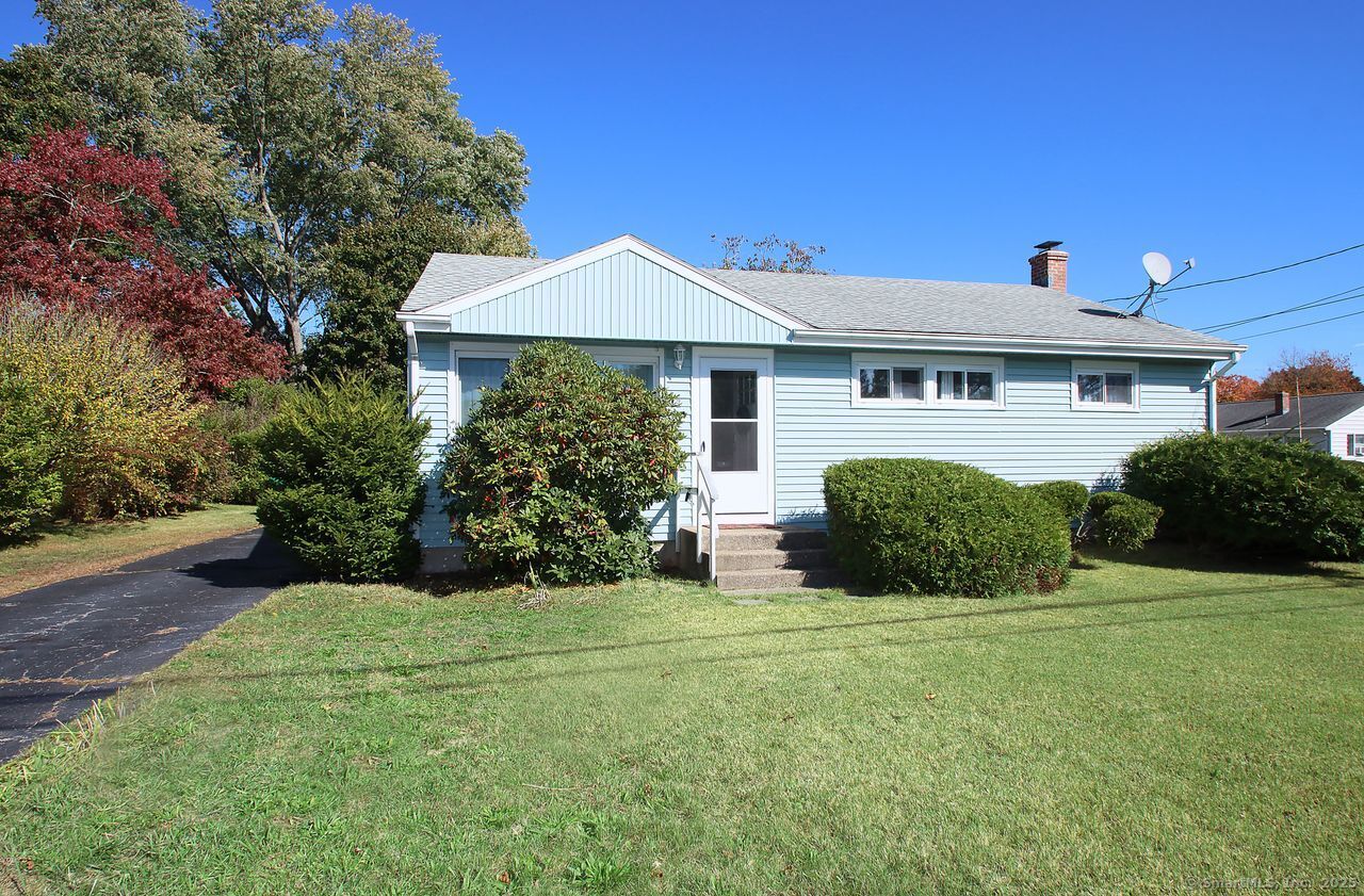 7 Robin Street Waterford CT 06385