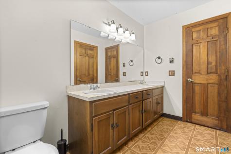 43 Robinhood Drive Ledyard CT 06335