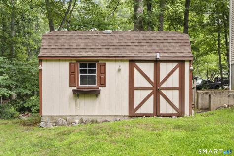 43 Robinhood Drive Ledyard CT 06335