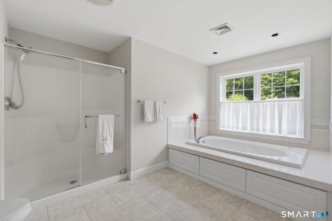 10 Rose Cliff Farmington CT 06032