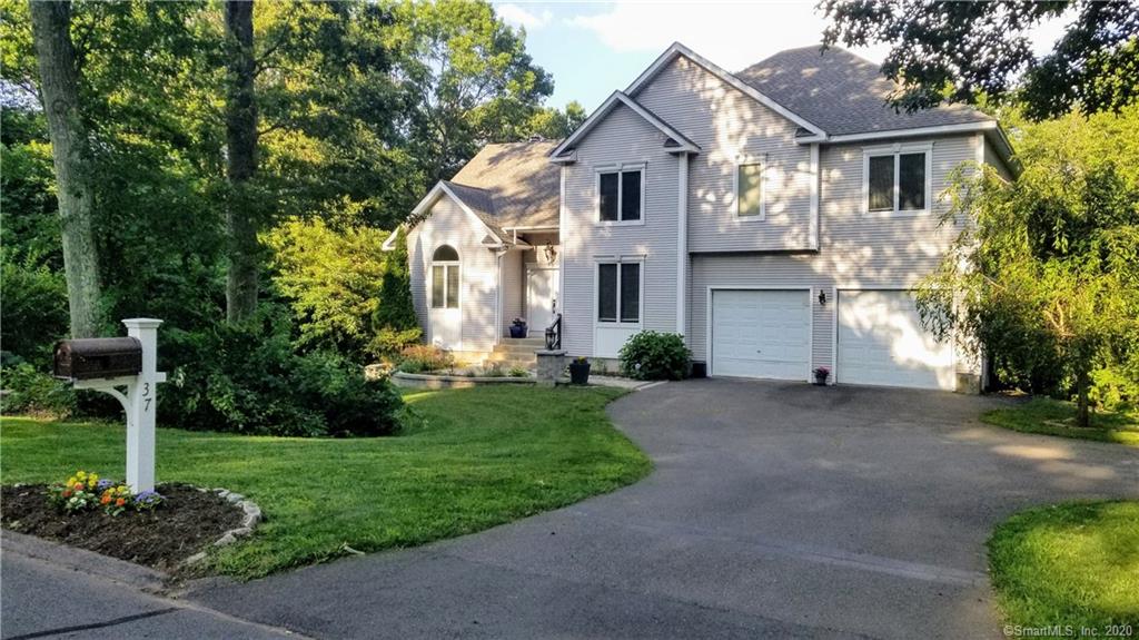 37 Lookout Landing Bolton CT 06043