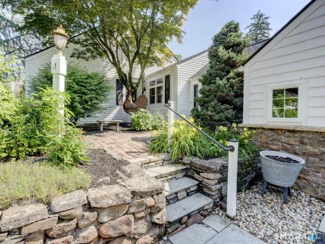 156 Red Stone Hill Plainville CT 06062