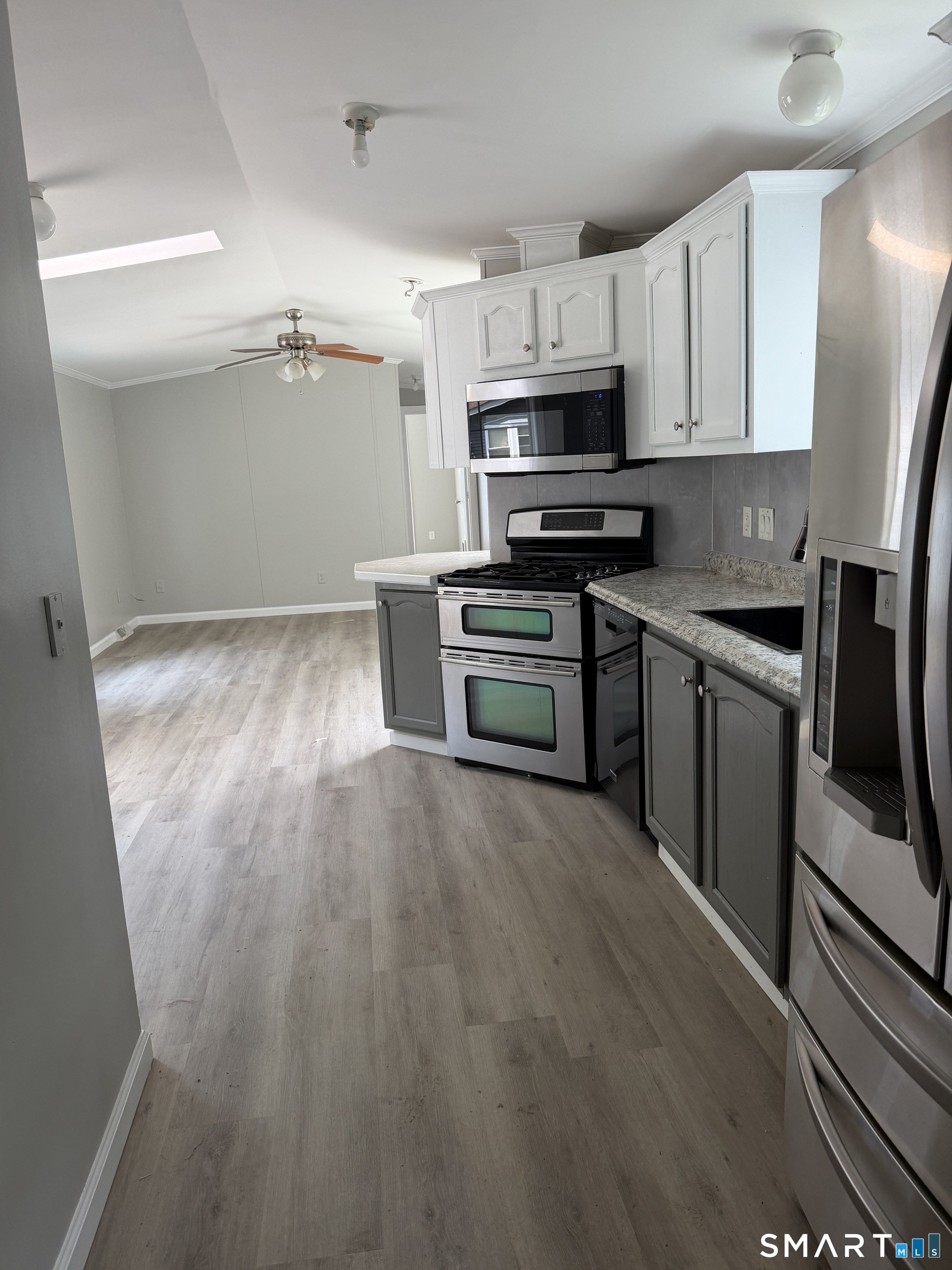 1042 Poquonnock Road Groton CT 06340