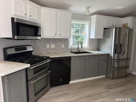 1042 Poquonnock Road Groton CT 06340