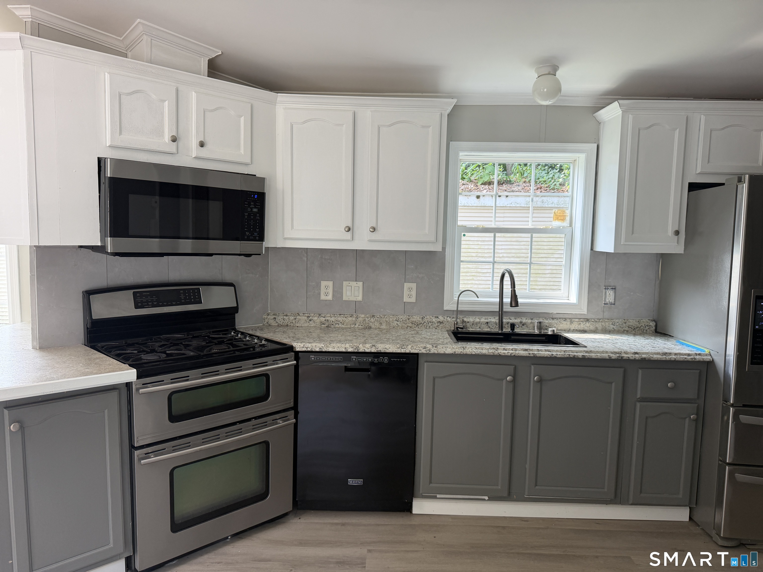 1042 Poquonnock Road Groton CT 06340